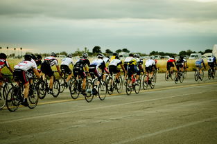 开云app-世界田径：肯尼亚跑者在马拉松中连创佳绩！，肯尼亚马拉松冠军个人资料